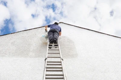 Peinture extérieure à Vic-le-Fesq — façades et ravalement